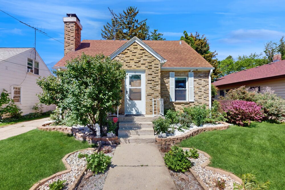Brick bungalow in Elgin